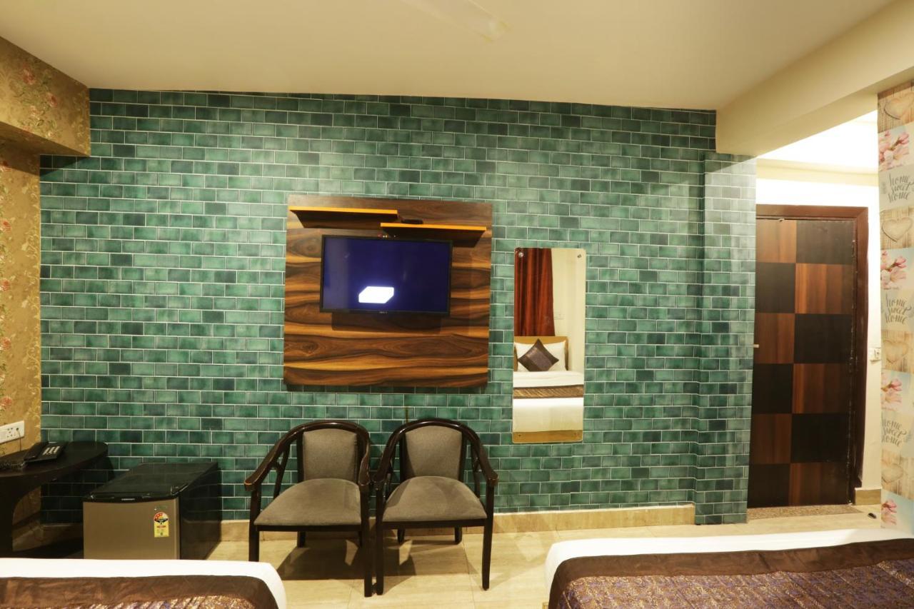 Hotel Airport Star New Delhi Buitenkant foto